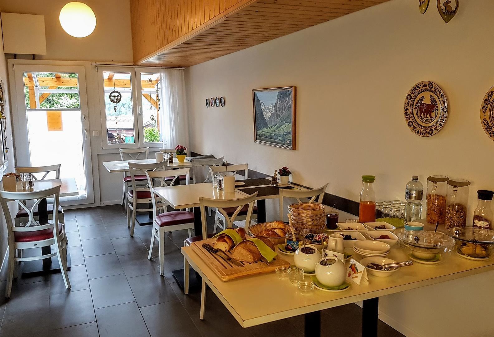 Breakfast room interior